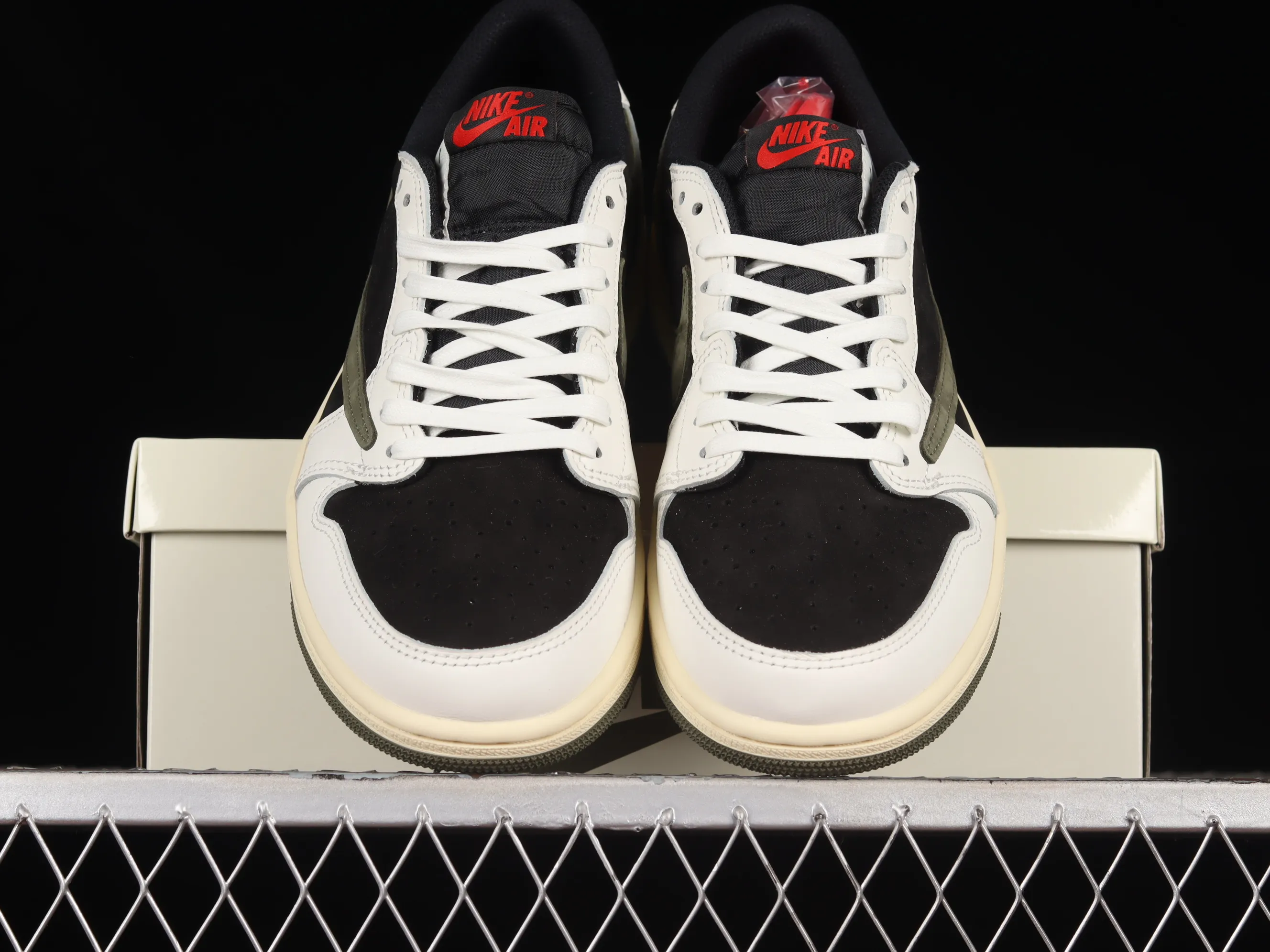 All Categories Air Jordan Jordan Series Basketball Shoes Air Jordan 1 Low LJR Version Travis Scott x Air Jordan 1 Low OG AJ1 Joe 1 Joint Undercut DZ4137-106